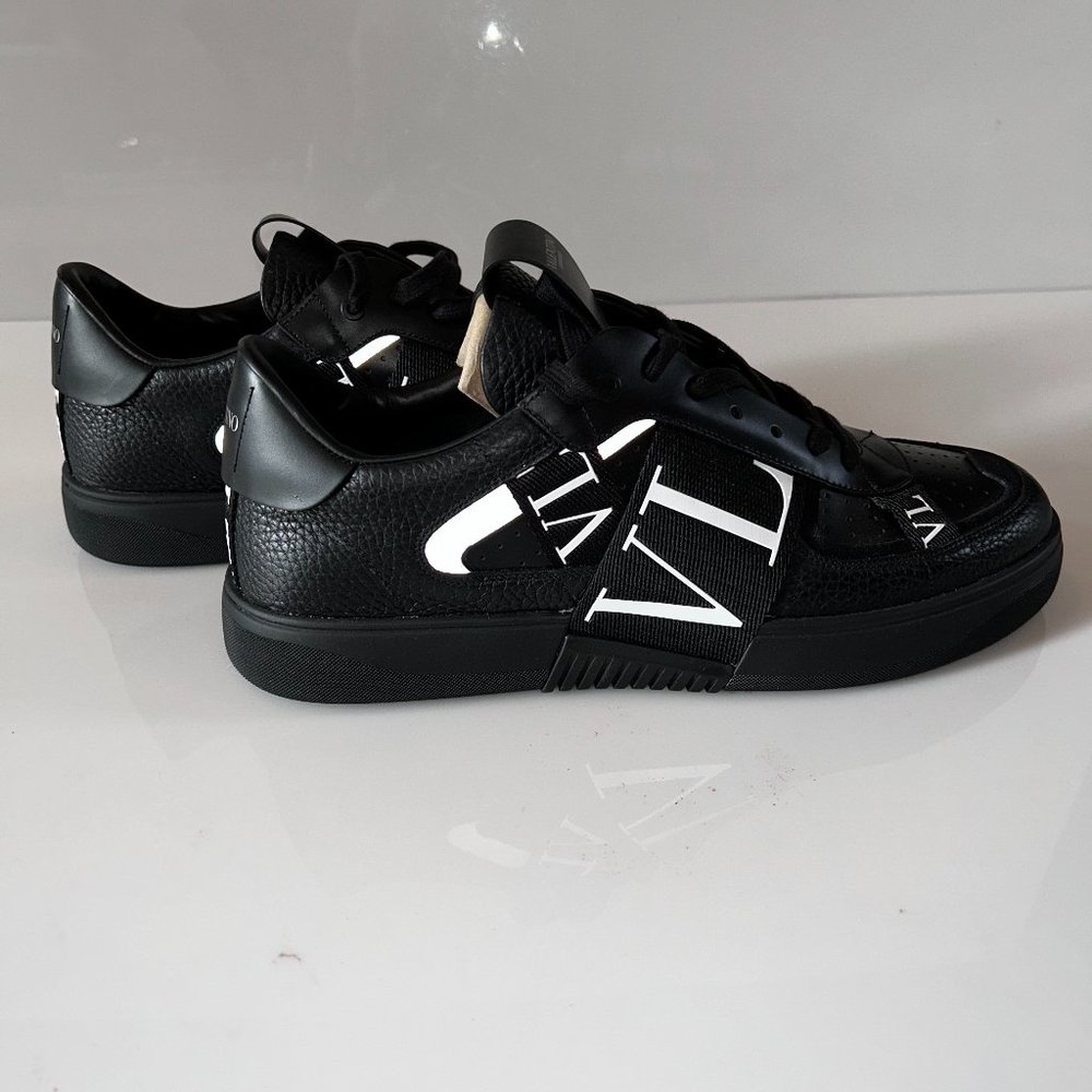 VALENTINO MENS SNEAKERS SIZE 12/45 BRAND NEW